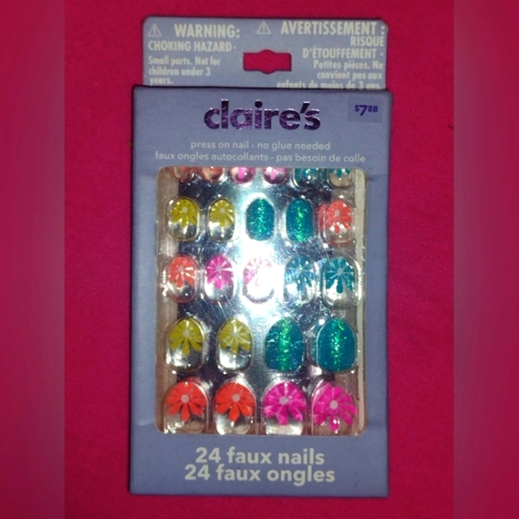 🐼🐼🐼Claire's Teen Girls Mani Press-on Nail Set, 24 Faux Nails - Picture 1 of 2